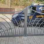 Kovaná křídlová brána s pohony