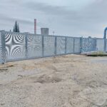 Průmyslové oplocení, samonosná brána 10m dílce branka