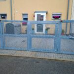 Skládací křídlová brána, pozink, tahokov,otevírání ven, pohony Hörmann Rotamatic